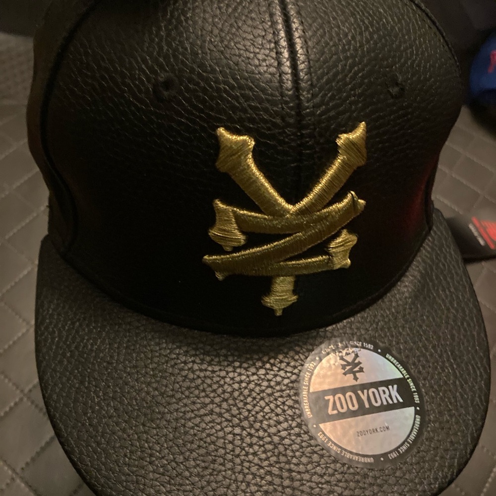 Snap back hats